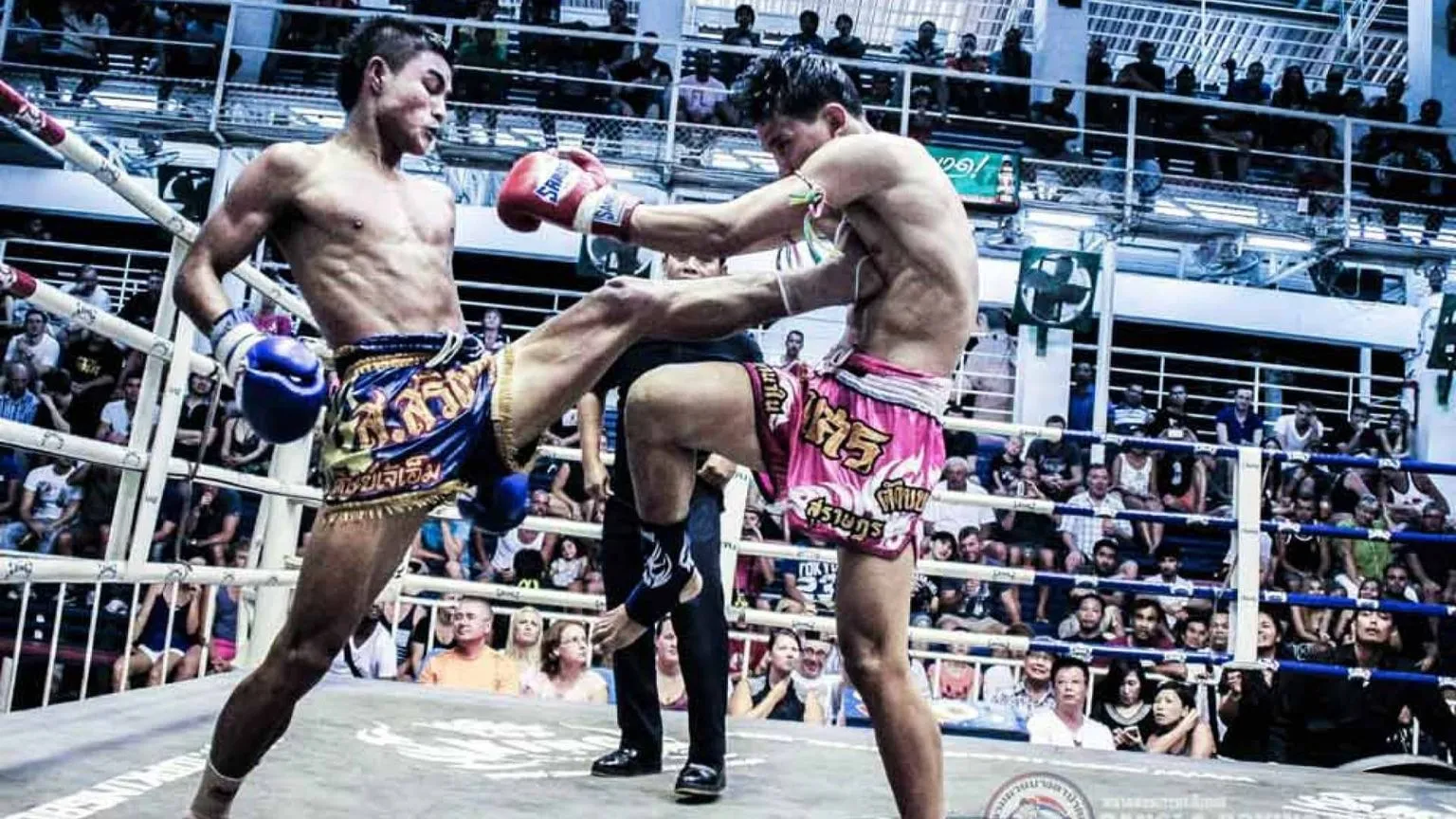 Bangla-Boxing-Stadium-show-phuket-thailand.jpg