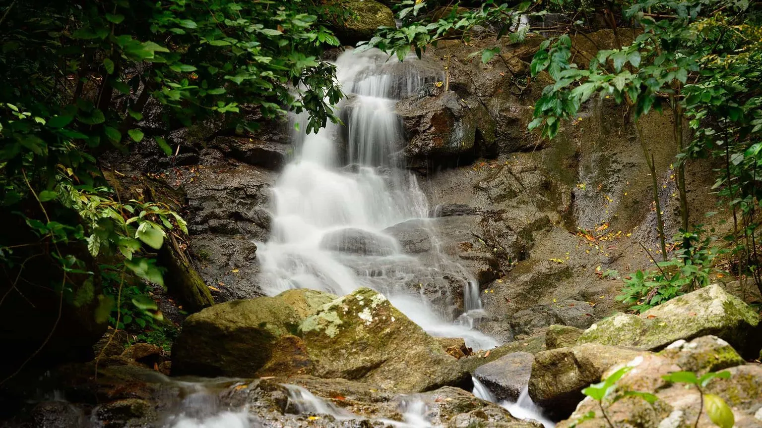 Kathu Waterfallphuket-thailand-1.jpg