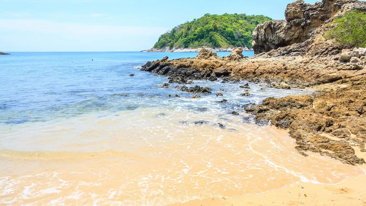 Ya Nui-beach-phuket-thailand-3.jpg