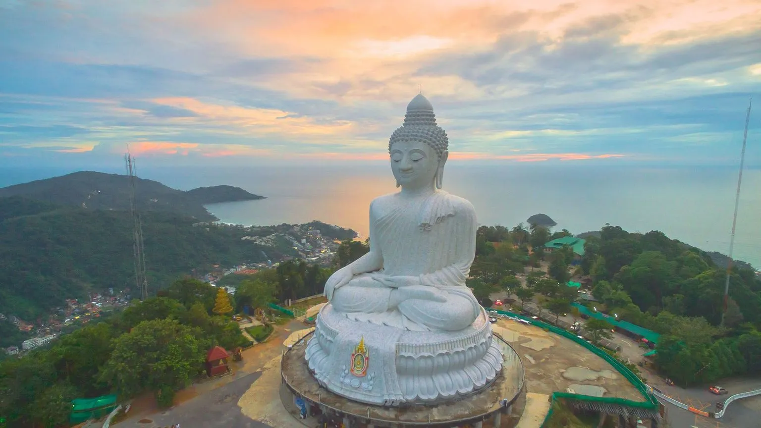 big-buddha-temple-phuket-thailand-4.jpg