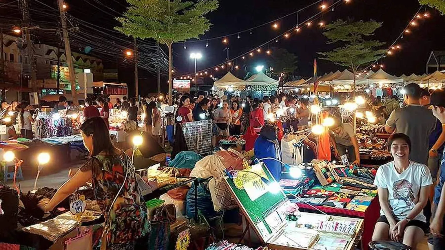 chillva-market-nightphuket-thailand-1.jpg