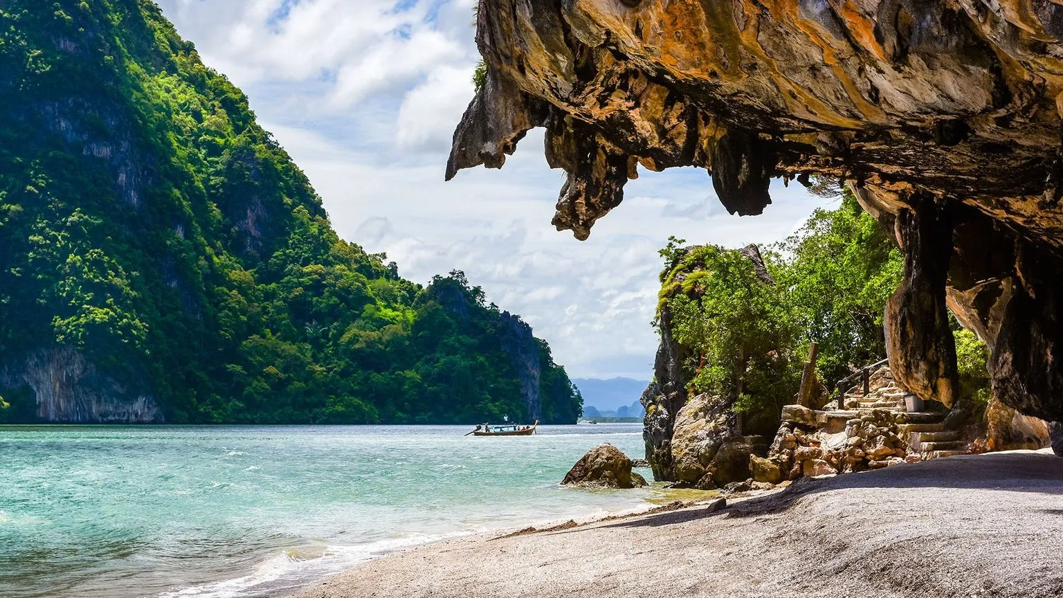 james_bond_island-05.jpg