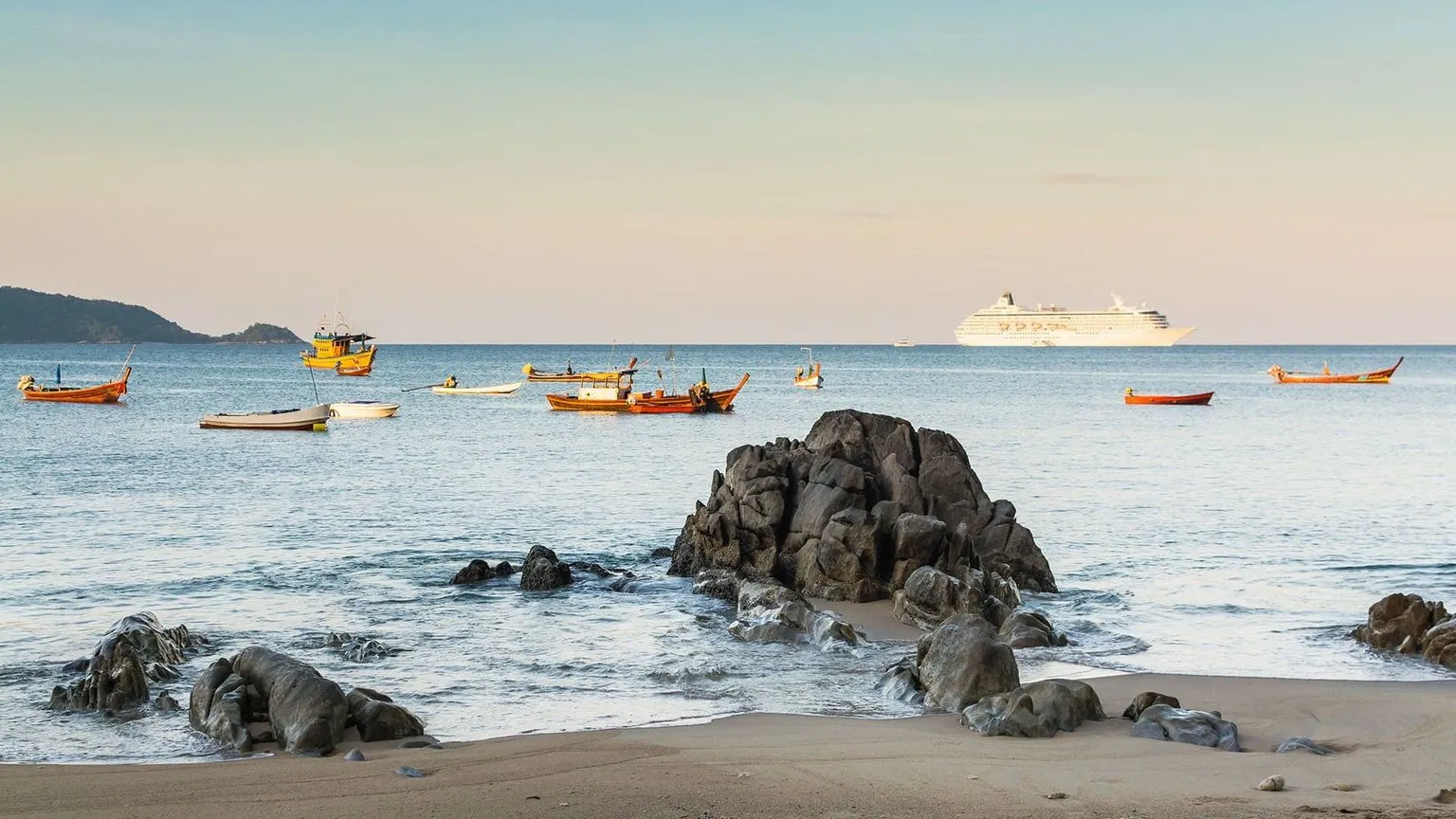 kalim-beach-phuket-thailand-3.jpg