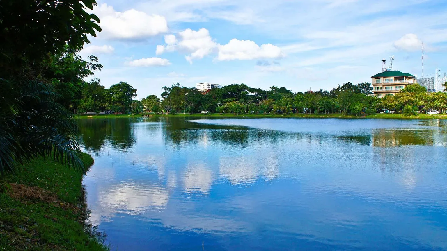 king-rama-9-park-phuket-thailand-3.jpg