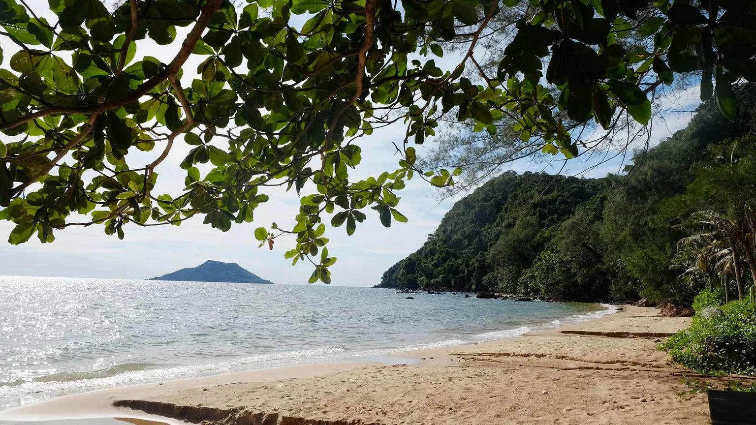 laem-singh-beach-phuket-thailand-3.jpg