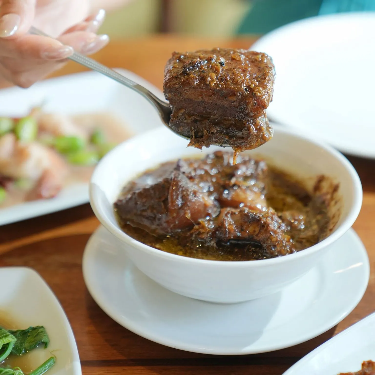 One Chun Cafe & Restaurant