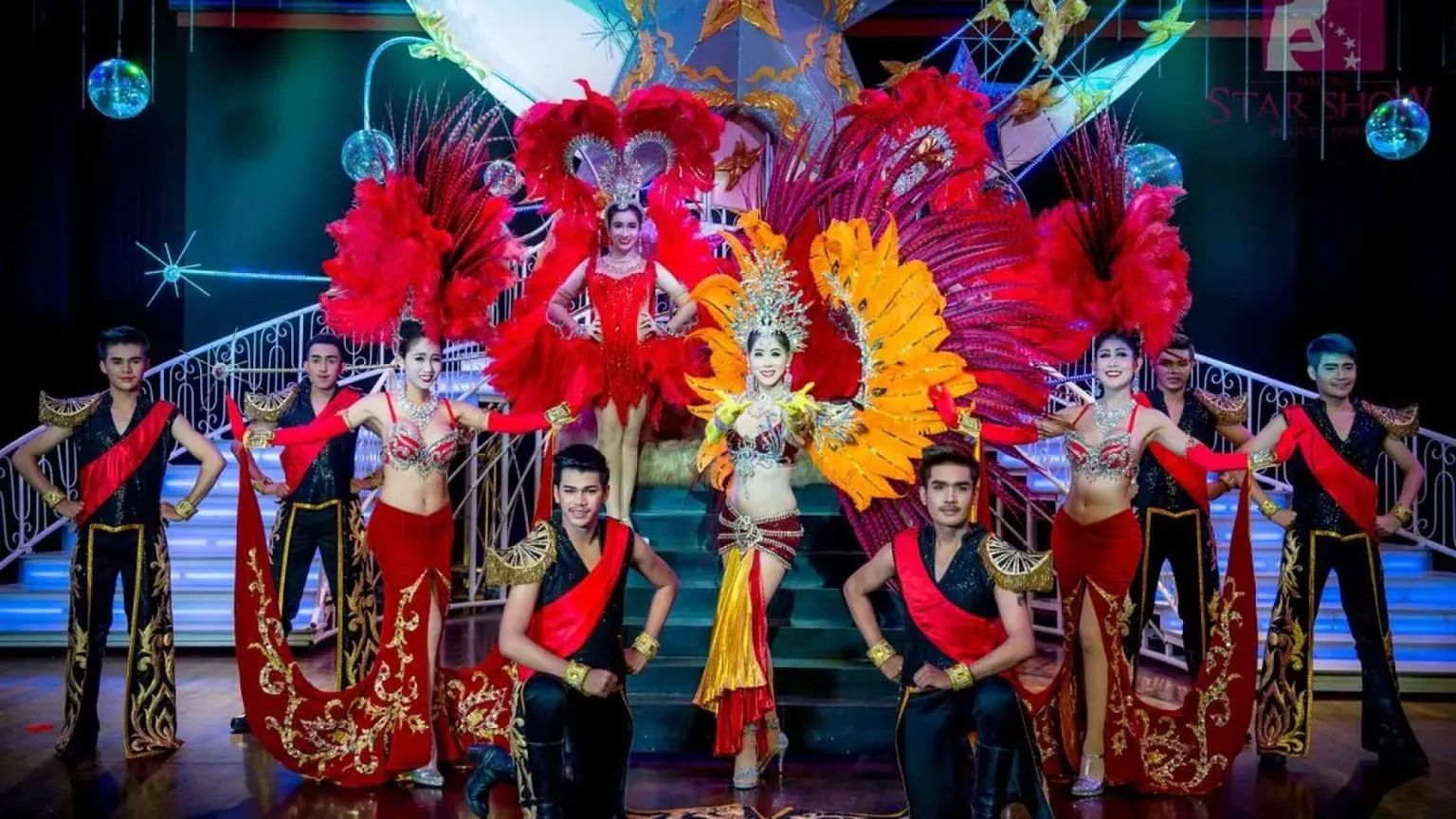 simon_cabaret-show-phuket-thailand.jpg