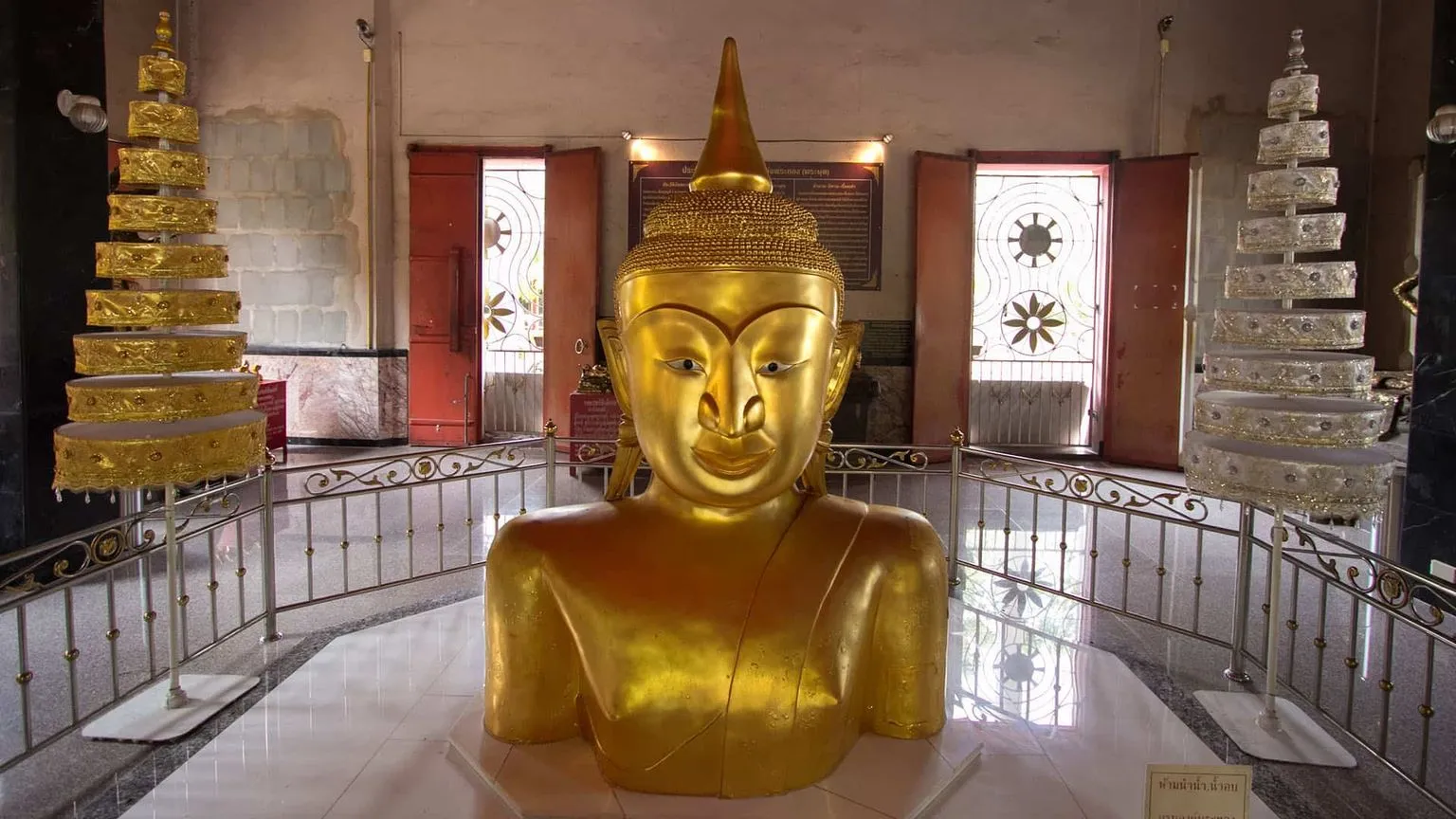 wat-phra-thong-temple-phuket-thailand-3.jpg