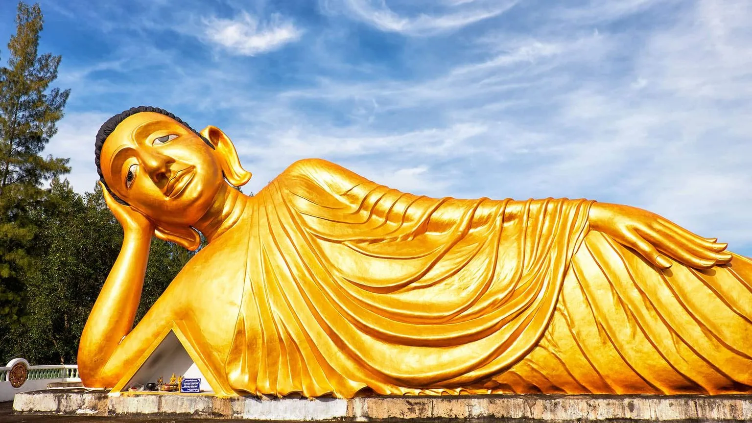 wat-sri-sunthon-temple-phuket-thailand-1.jpg