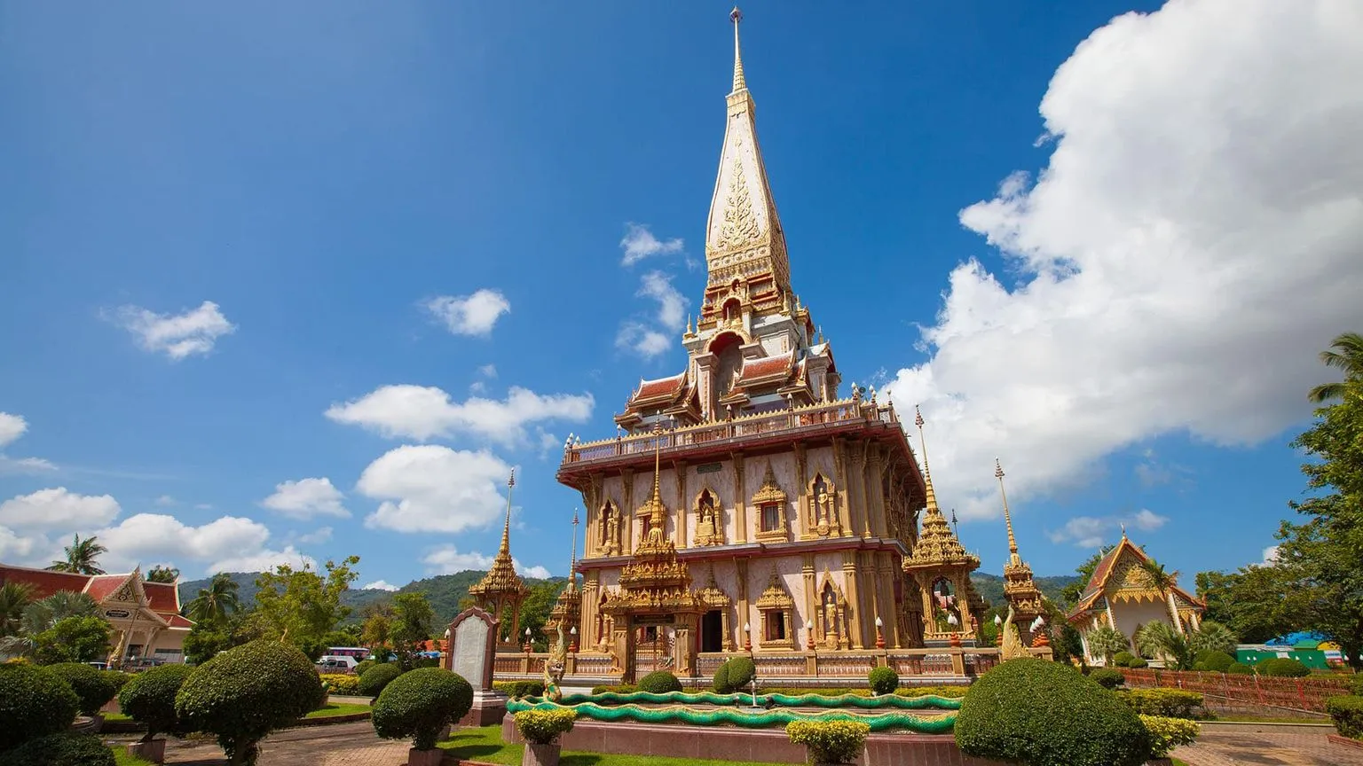 watchalong-temple-phuket-thailand-1.jpg