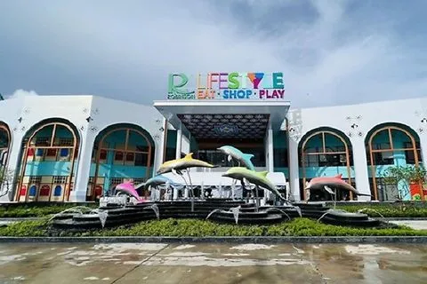 Robinson Lifestyle Thalang