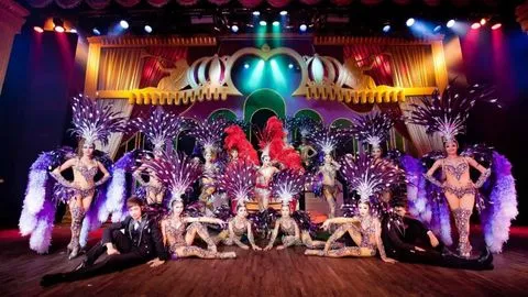 simon_cabaret-show-phuket-thailand-2.jpg